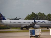N37293 @ KIAH - Taxiing to takeoff @ IAH