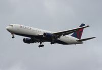 N121DE @ MCO - Delta 767-300