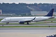 N173HQ @ KDCA - Taxiing to parking after arrival - by Robert Kearney