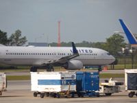 N37293 @ KIAH - Taxiing to takeoff @ IAH