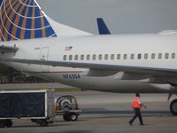 N76504 @ KIAH - @ gate @ IAH