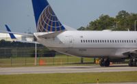N12216 @ KIAH - Taxiing to takeoff @ IAH