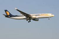 VT-JWT @ EBBR - Arrival of flight 9W230 to RWY 02