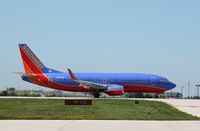 N635SW @ KMKE - Boeing 737-300 - by Mark Pasqualino