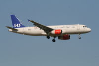 OY-KAP @ EBBR - Arrival of flight SK593 to RWY 02