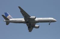 N521UA @ MCO - United 757-200