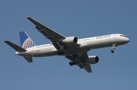 N588UA @ MCO - United 757-200