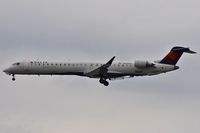 N605LR @ KDCA - On short finals for r/w 1 - by Robert Kearney