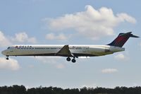 N907DL @ KBWI - On short finals for r/w 33L