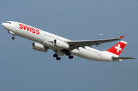 HB-JHN @ ZRH - Swiss - by Chris Jilli