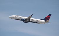 N3762Y @ KLAX - Boeing 737-800 - by Mark Pasqualino