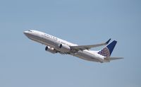 N76529 @ KLAX - Boeing 737-800