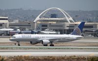 N526UA @ KLAX - Boeing 757-200 - by Mark Pasqualino