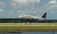 N627CZ @ RSW - Landing RWY 6 - by Mauricio Morro