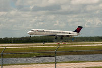 N917DE @ RSW - Landing RWY 6