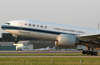 B-2081 @ VIE - China Southern Cargo