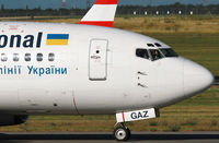 UR-GAZ @ VIE - Ukraine International Airlines