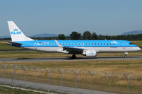 PH-EZG @ VIE - KLM - by Chris Jilli