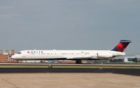 N904DE @ KOKC - MD-88
