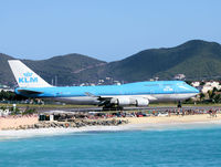 PH-BFL @ TNCM - PH-BFL - by Daniel Jef
