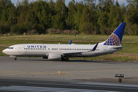 N87513 @ PANC - United Boeing 737-800