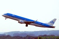 PH-EZI @ EBBR - Embraer Emb.190-100LR [19000322] (KLM cityhopper) Brussels~OO 13/08/2010