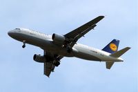 D-AIQB @ EGLL - Airbus A320-211 [0200] (Lufthansa) Home~G 14/06/2011. On approach 27R. - by Ray Barber