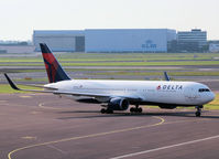 N16065 @ EHAM - Taxi to the gate on Schiphol Airport ( new colours) - by Willem Göebel