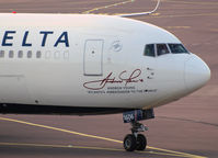 N16065 @ AMS - In the front of the Aircraft ANDREW YOUNG - by Willem Göebel