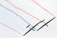 OE-5733 @ LOXZ - L-13 Blanik - by Thomas Ranner
