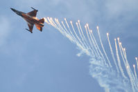 J-015 @ LOXZ - RNLAF F-16 - by Thomas Ranner