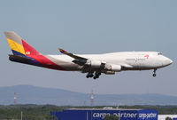 HL7415 @ LOWW - Asiana B747 - by Thomas Ranner