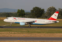 OE-LBW @ LOWW - Austrian A320 - by Andreas Ranner