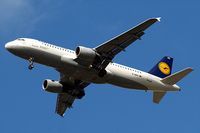 D-AIPC @ EGLL - Airbus A320-211 [0071] (Lufthansa) Home~G 29/08/2009. On approach 27R. - by Ray Barber