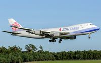 B-18709 @ ELLX - on final RW24 - by Friedrich Becker