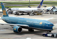 VN-A143 @ EDDF - Vietnam Airlines B777
