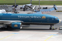 VN-A143 @ EDDF - Vietnam Airlines B777