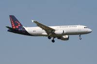 OO-SND @ EBBR - Arrival of flight SN3696 to RWY 02