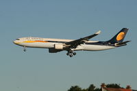 VT-JWR @ EBBR - Arrival of flight 9W228 to RWY 20