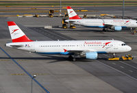 OE-LBN @ LOWW - Austrian A320 - by Thomas Ranner