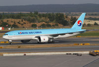 HL8252 @ LOWW - Korean Air B777 - by Thomas Ranner