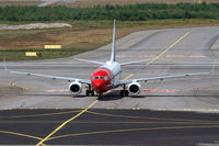 LN-DYY @ EFHK - Norwegian B737 - by Thomas Ranner