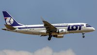 SP-LIB @ EDDF - on final RW07R - by Friedrich Becker