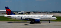 N314US @ KDTW - Taxi Detroit - by Ronald Barker