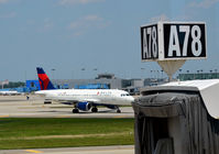 N333NB @ KDTW - Taxi Detroit - by Ronald Barker