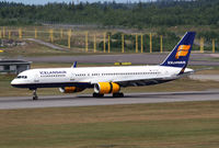 TF-FIA @ EFHK - Icelandair B757 - by Thomas Ranner