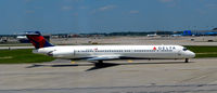 N900DE @ KDTW - Taxi Detroit - by Ronald Barker