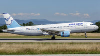 F-HBAO @ LFSB - decelerating after touchdown - by Friedrich Becker