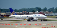 N854UA @ KDTW - taxi Detroit - by Ronald Barker