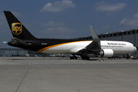 N347UP @ CGN - visitor - by Wolfgang Zilske